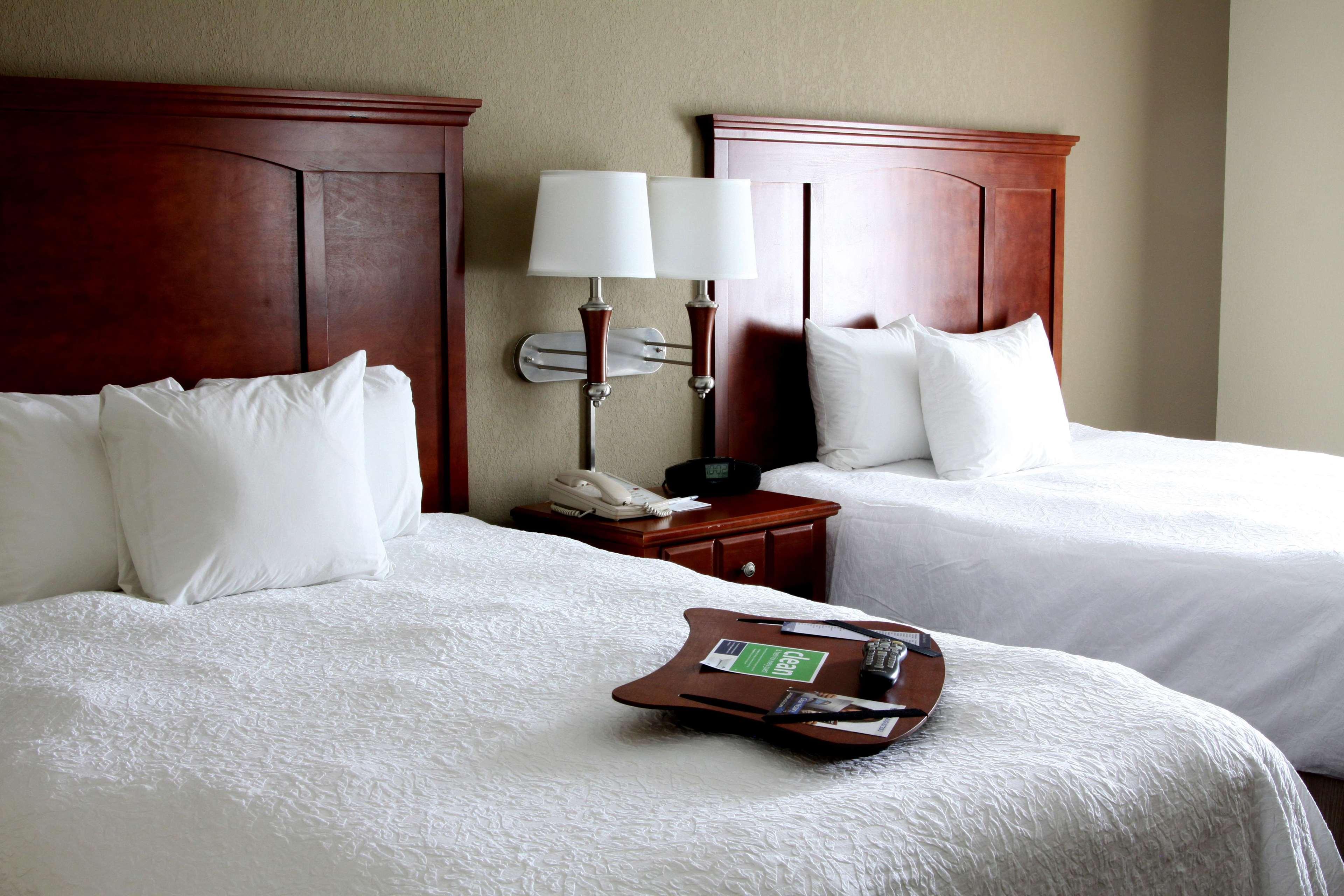 Hampton & Hotel