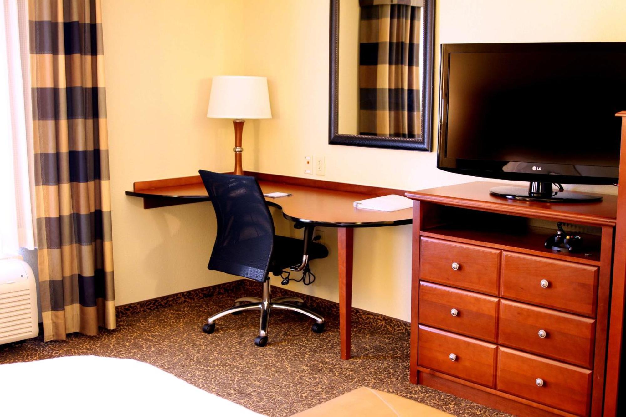 Hampton & Hotel 3*