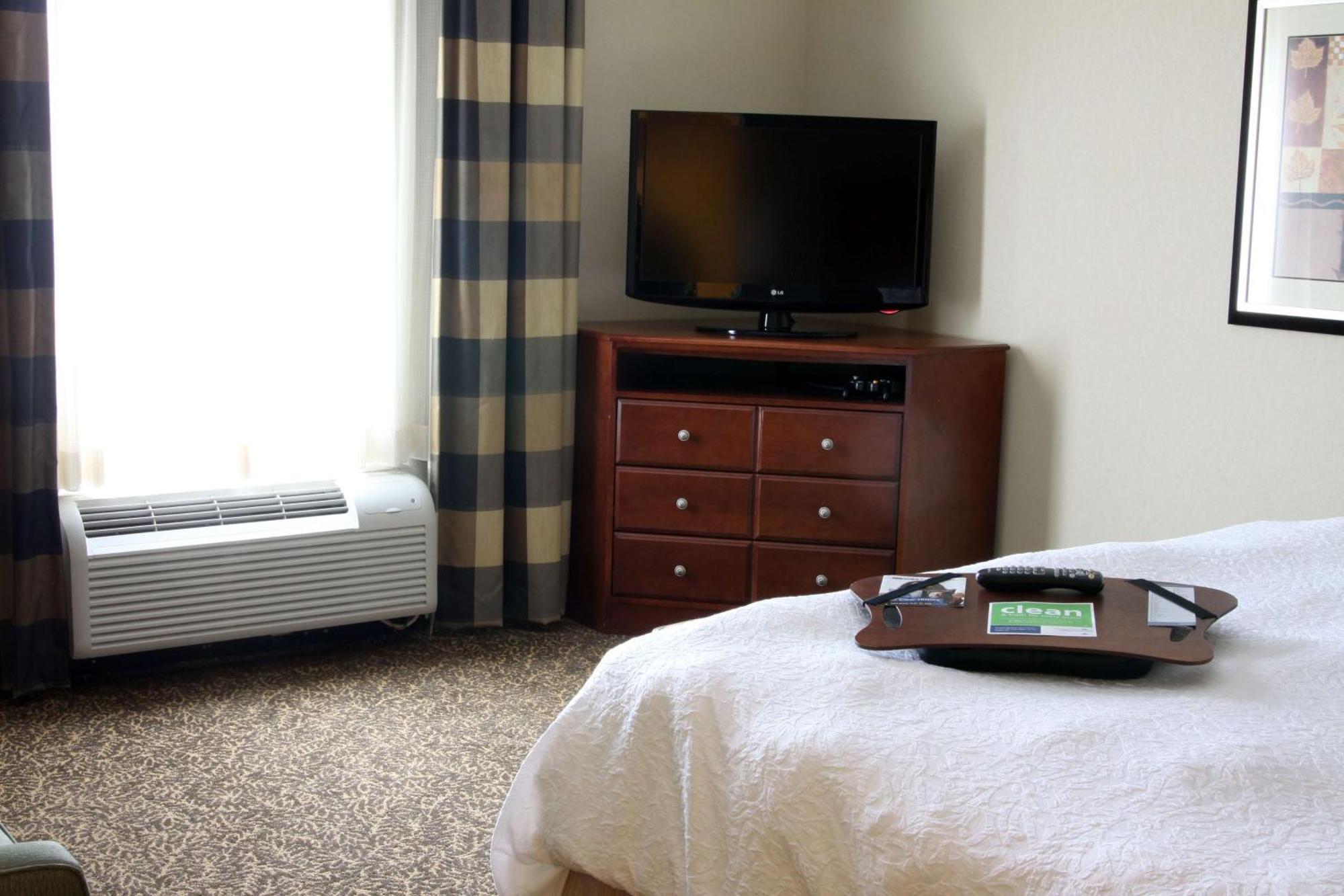 Hampton & Hotel