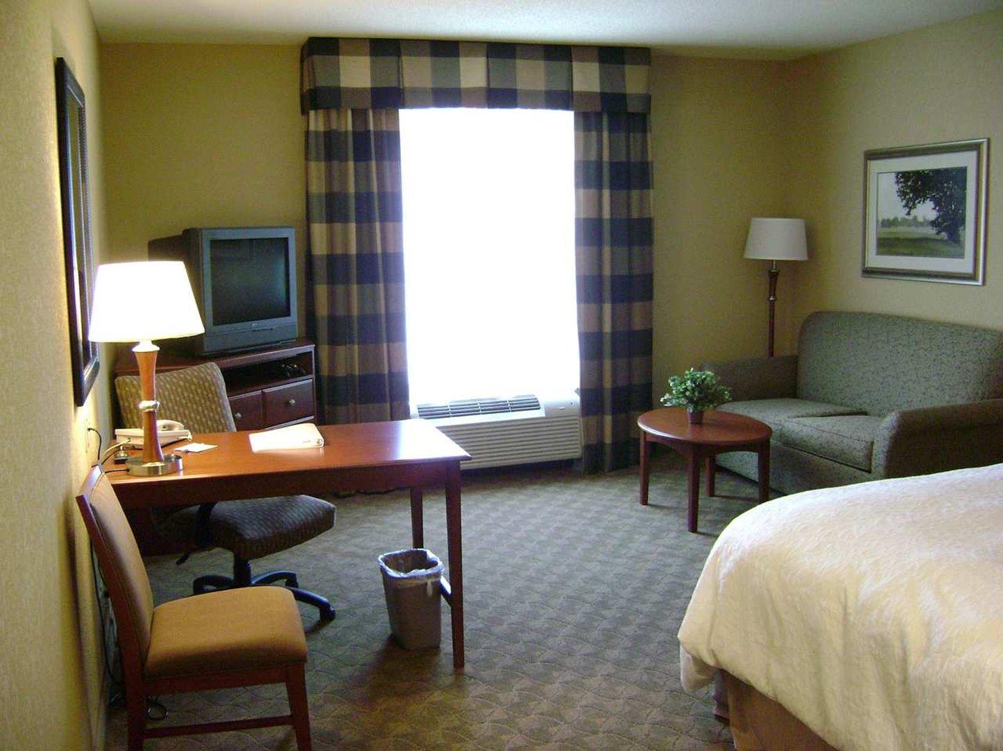 Hampton & Hotel 3*