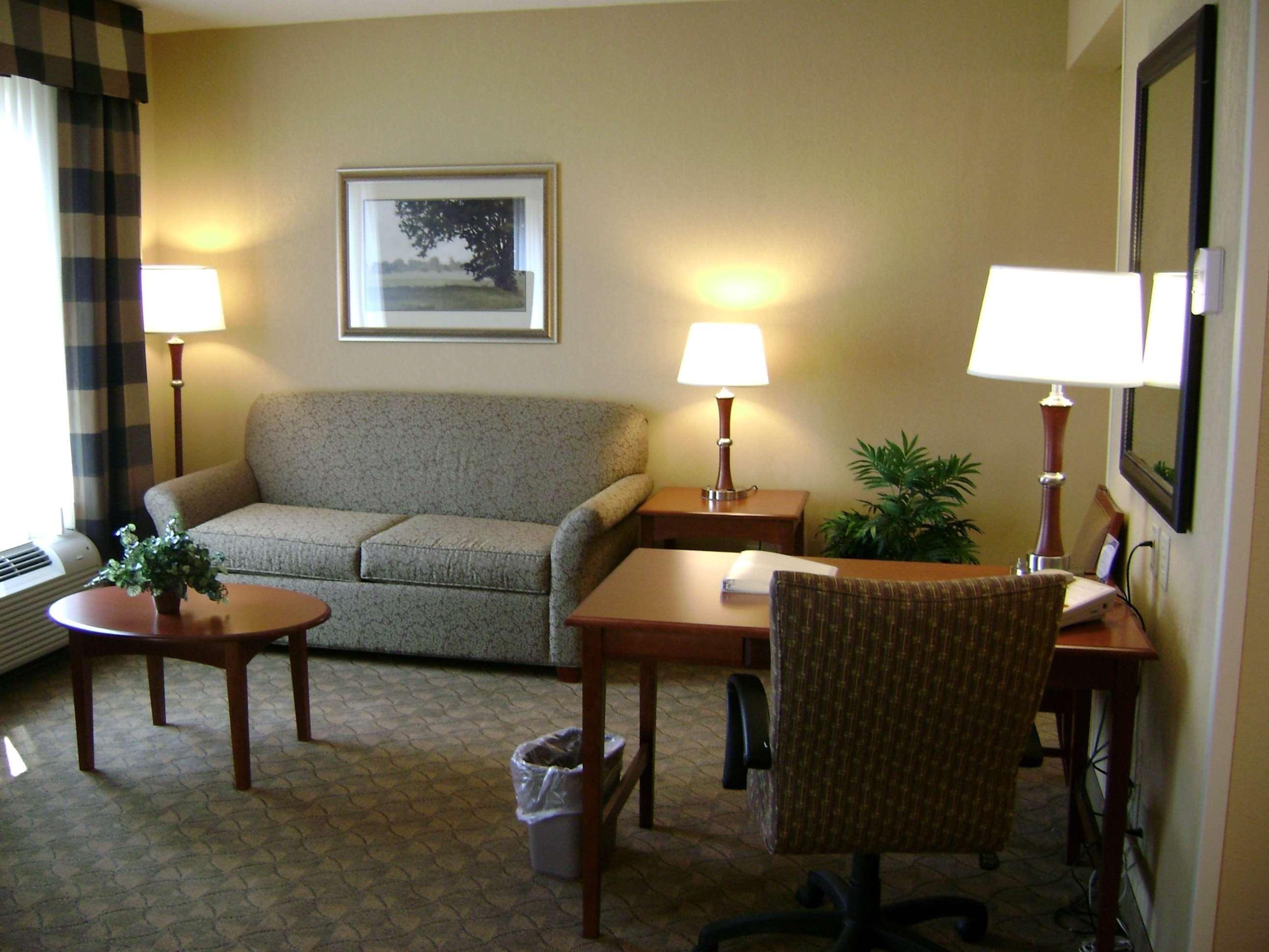 Hampton & Hotel 3*