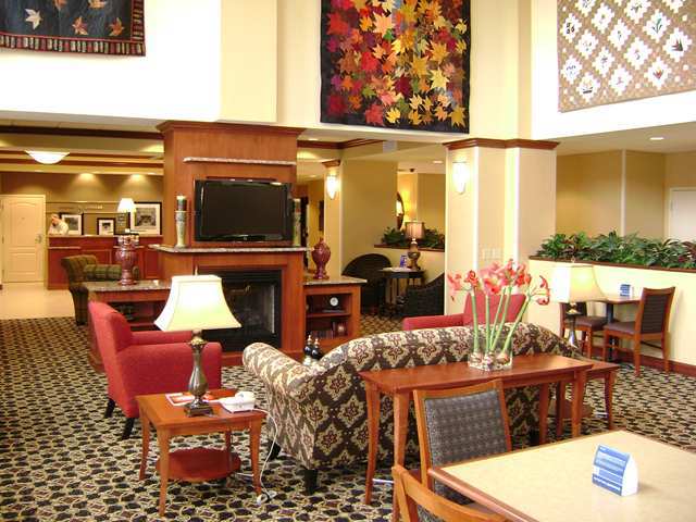 Hampton & Hotel